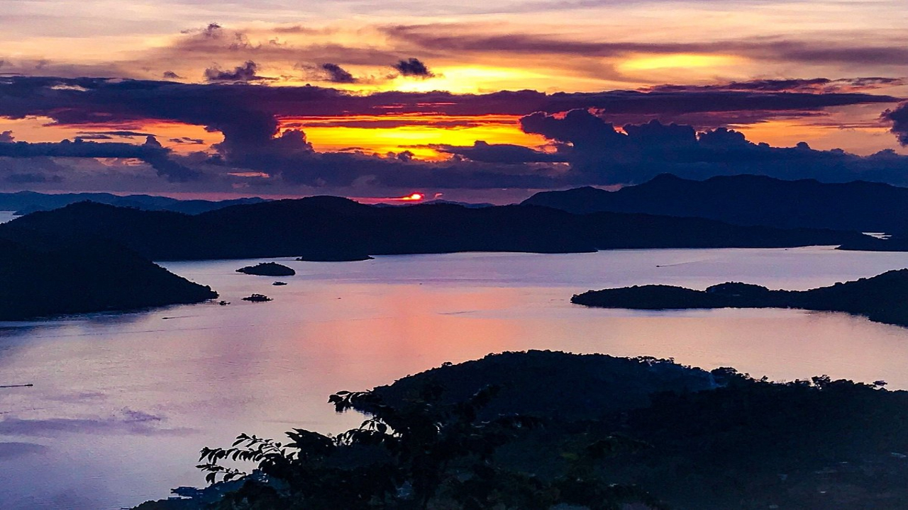 Chasing Sunsets and Climbing Mount Tapyas