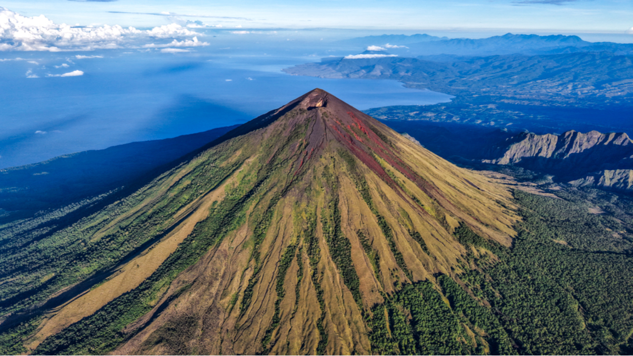 Inerie Volcano Hike Expert Trek Guide